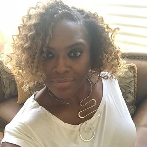 Meet your Posher, Deedy